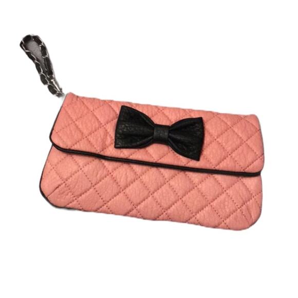 Forever 21 vintage Pink quilted bow clutch - Picture 1 of 4